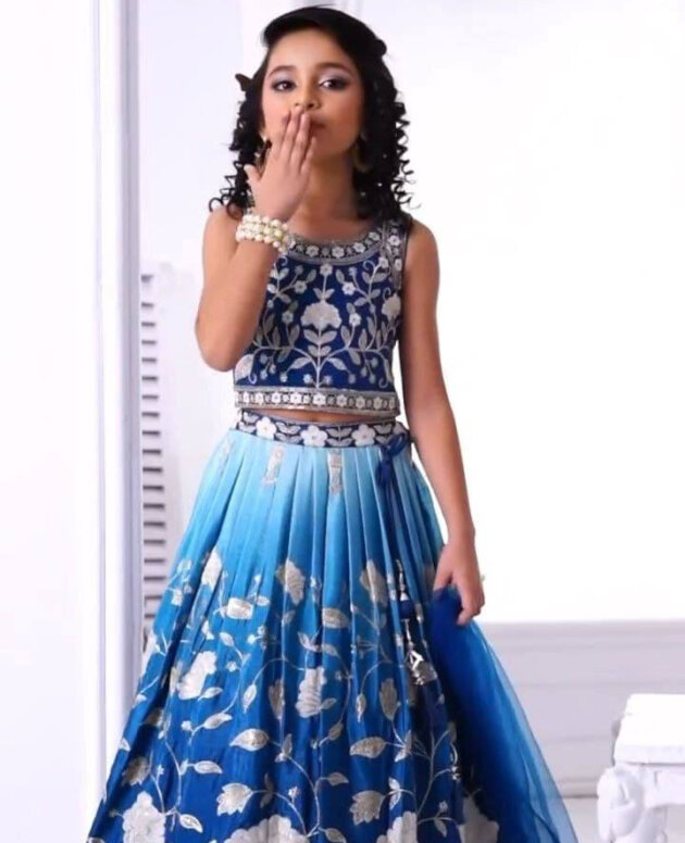 MV-KDS-006 - DESIGNER LEHENGA EMBROIDERED BLOUSE WITH DUPATTA SET